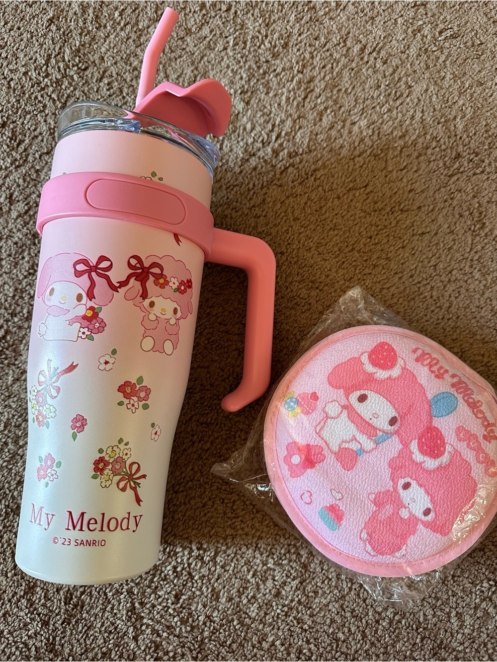 Sanrio My Melody & Sweet Piano water bottle & loofah